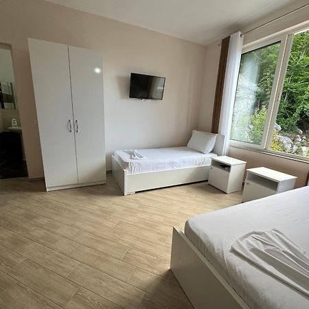 Vila Horizont Baks-Rrjoll Exteriör bild