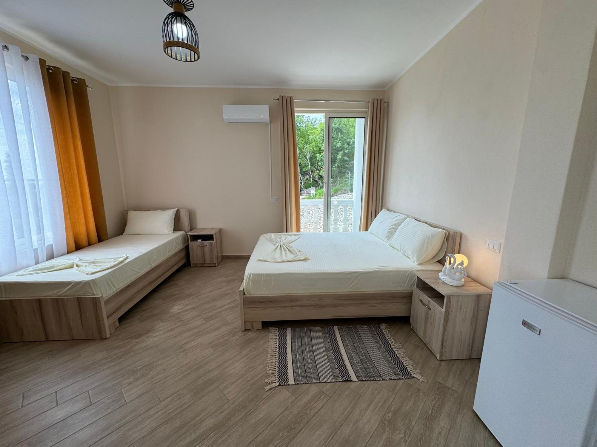 Vila Horizont Baks-Rrjoll Exteriör bild